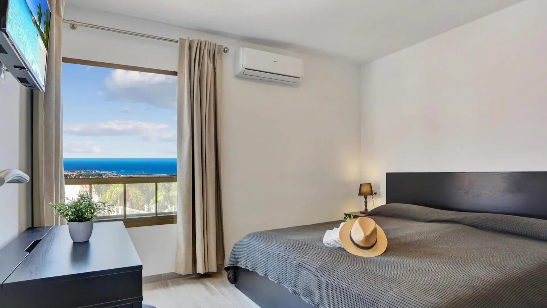 Casa Adosada Con Piscina Climatizada, A/C, Barbacoa Y Fibra - Es-347-42 Villa Costa Adeje  Сasa de vacaciones